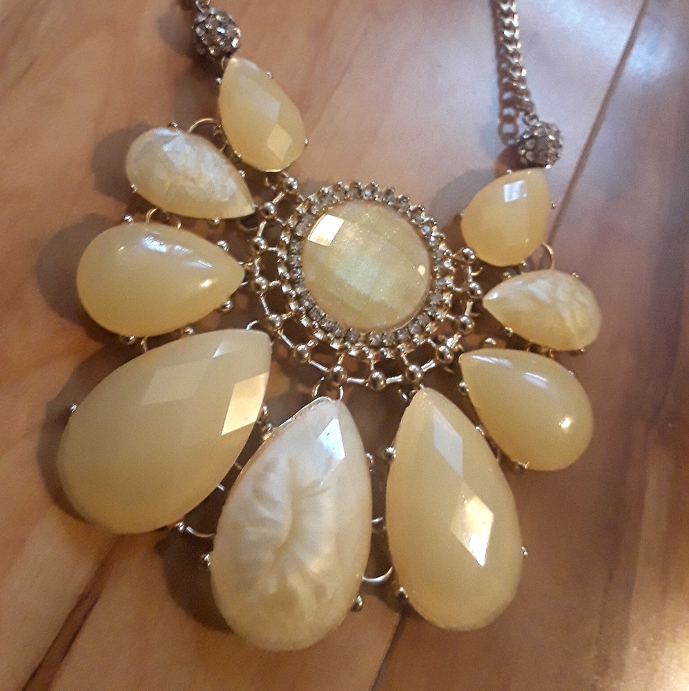 Stunning Statement - image 1